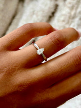 0.30CT- VSI Emerald Pear Diamond Platinum Engagement Ring - Barrett Jewellery