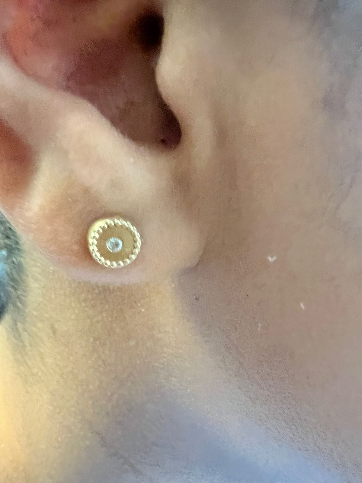 6mm Elegant Stud Earrings in 9ct Yellow Gold -BARRETT JEWELLERY