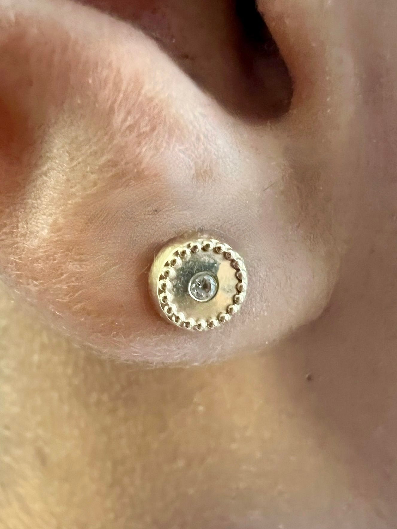 6mm Elegant Stud Earrings in 9ct Yellow Gold -BARRETT JEWELLERY